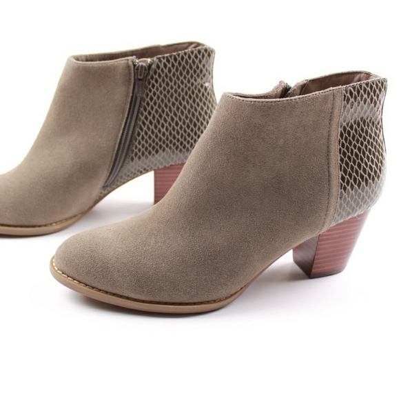 Vionic Bromley Beige Suede Snakeskin Print Zipper Ankle Booties Size 6 - Picture 12 of 12